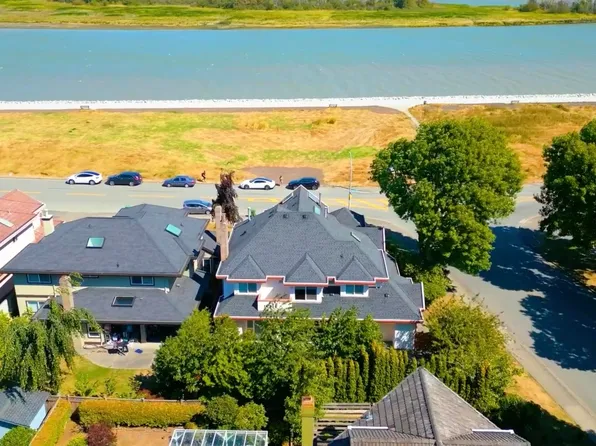 3340 River Rd, Richmond, BC V7C 5N2