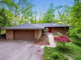 465 Hillspur Rd, Ann Arbor, MI 48105