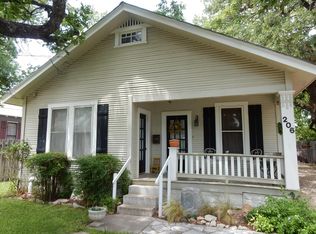 206 W Orchard St, Fredericksburg, TX 78624