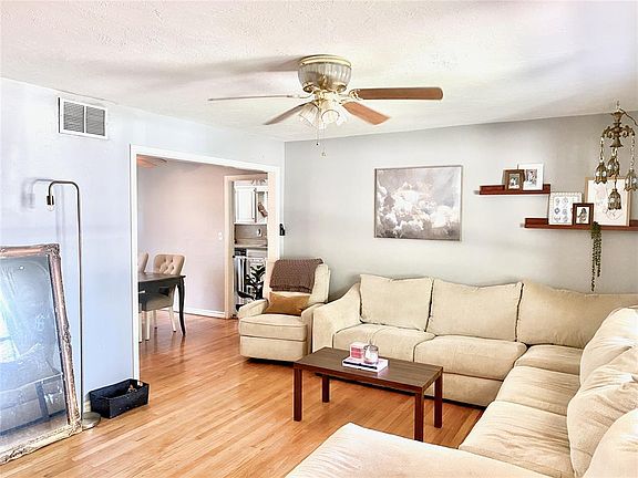 5th image of 1816 Churchill Way