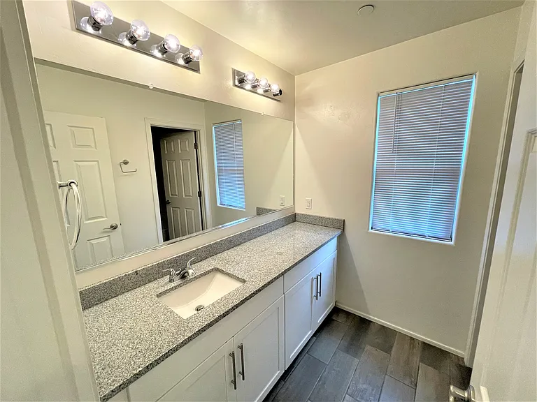9450 N Andrina Dr — Photo 24