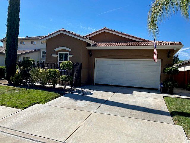 1st image of 30886 Crystalaire Dr