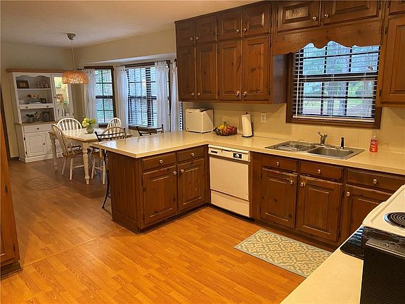 5th image of 4970 Bridlewood Cir SE