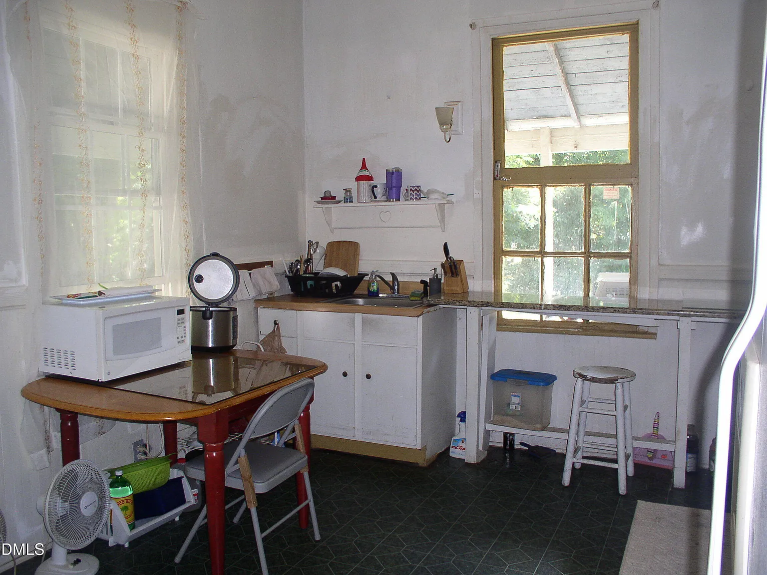 4 bed, 2116 sqft, $139,900 — Photo 4