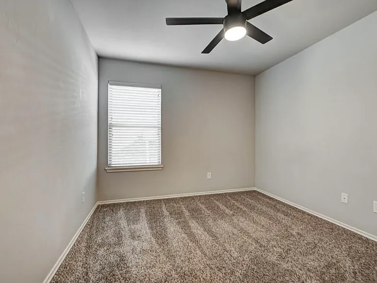19112 Hecho Dr — Photo 25