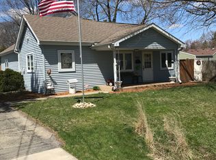 717 Carlson St, Sycamore, IL 60178