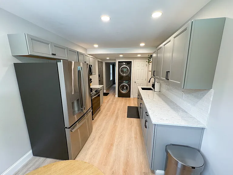 Lenox Park Dr — Photo 8