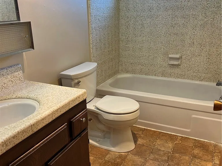9 San Gabriel Dr #C — Photo 4
