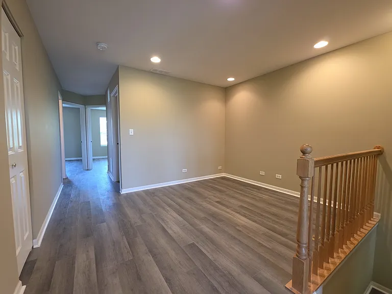 207 Springbrook Trl S — Photo 4