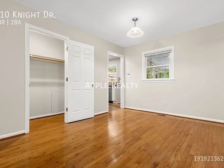 810 Knight Dr — Photo 4