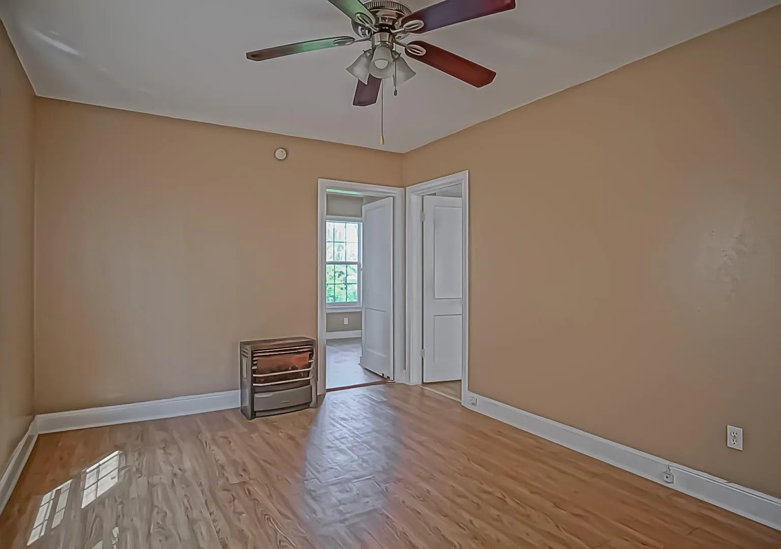 1 bed, 1.0 bath, $800 — Photo 1