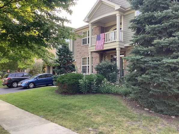 2921 Kelly Dr, Elgin, IL 60124