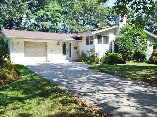 42 Lauren Avenue, Dix Hills, NY 11746