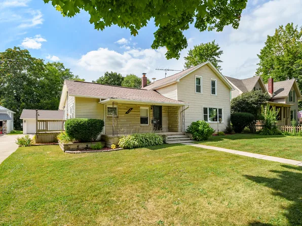 623 N Main St, Bellevue, MI 49021