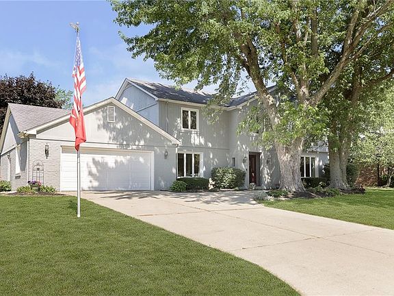 3rd image of 1015 Redwood Dr