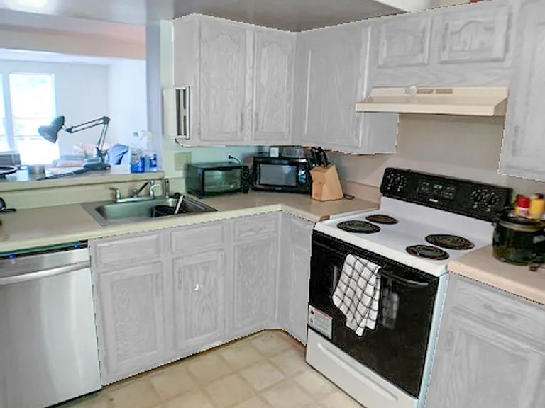 4210 Sterlingworth Dr — Photo 2