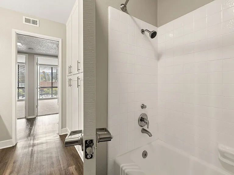 4250 Coldwater Canyon — Photo 16