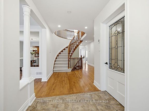 2nd image of 50 Rosenfeld Cres