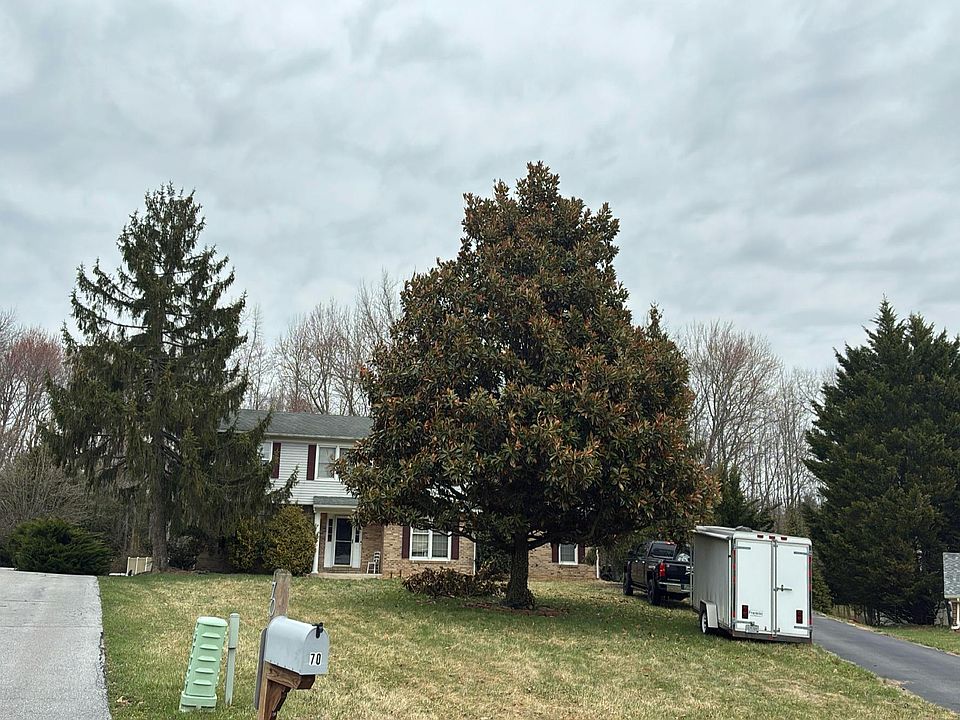 1st image of 72 Bristle Cone Dr