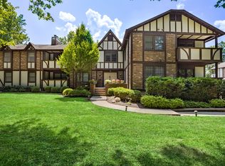2 Heritage Dr #I, Chatham, NJ 07928
