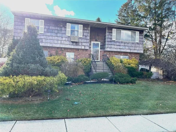 129 Jeatom Lane, Amityville, NY 11701