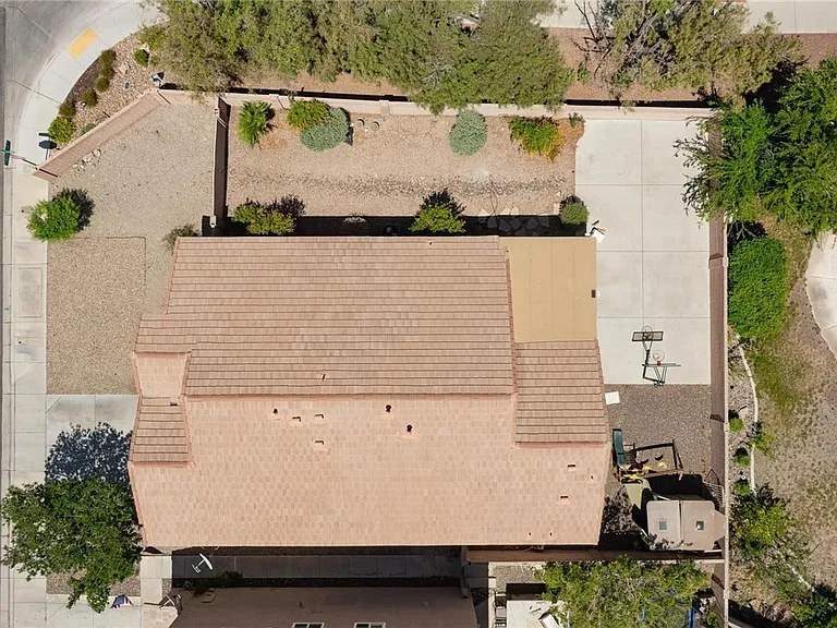 2598 Highland Cliff Dr — Photo 36