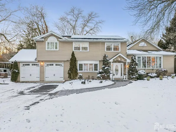 42 Colburn Rd, East Brunswick, NJ 08816