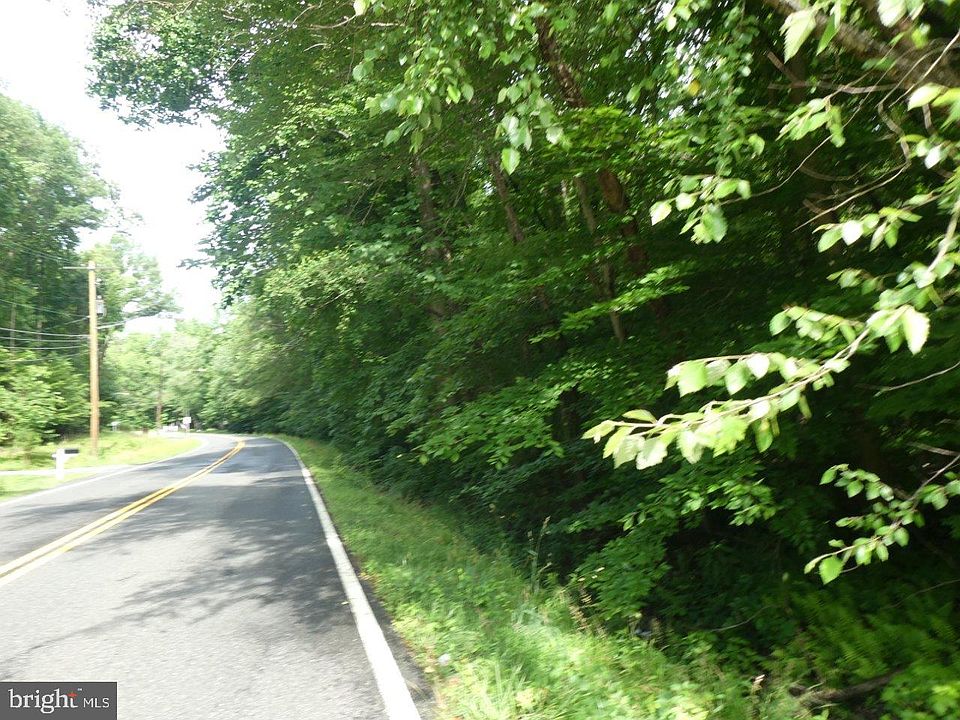 2nd image of 13711 Town Farm Rd