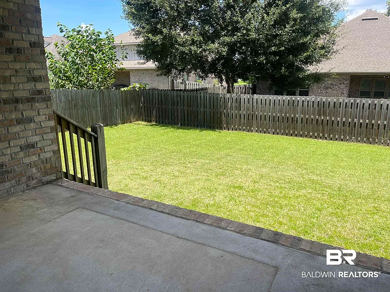 253 Hawthorne Cir — Photo 12