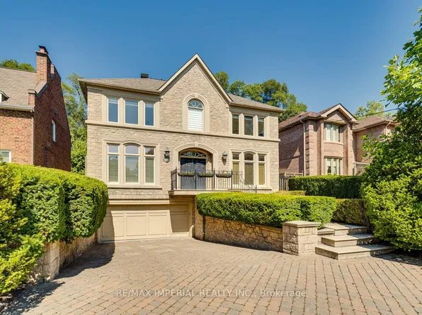 270 Spring Garden Ave, Toronto, ON M2N 3G9