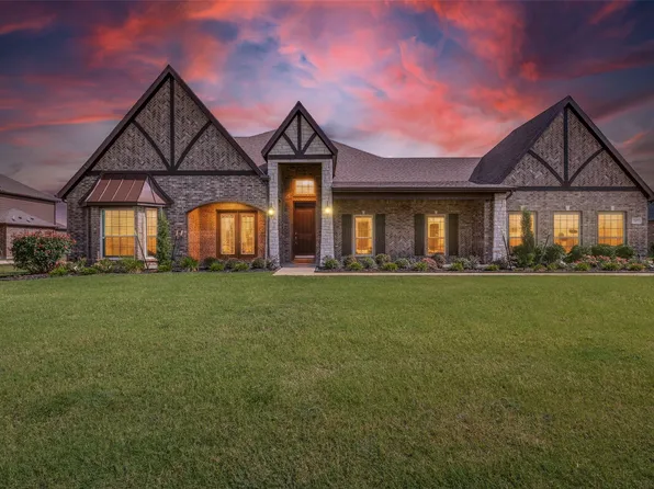 217 Castle Creek Dr, Red Oak, TX 75154
