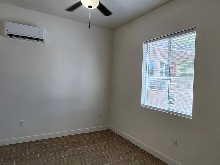 6227 Chadbourne Ave — Photo 9