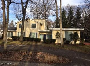 47112 Cedar Ave, New Buffalo, MI 49117