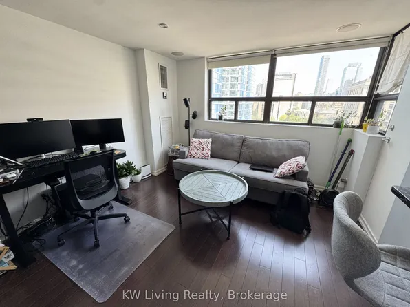 60 Saint Patrick St #936, Toronto, ON M5T 2X5