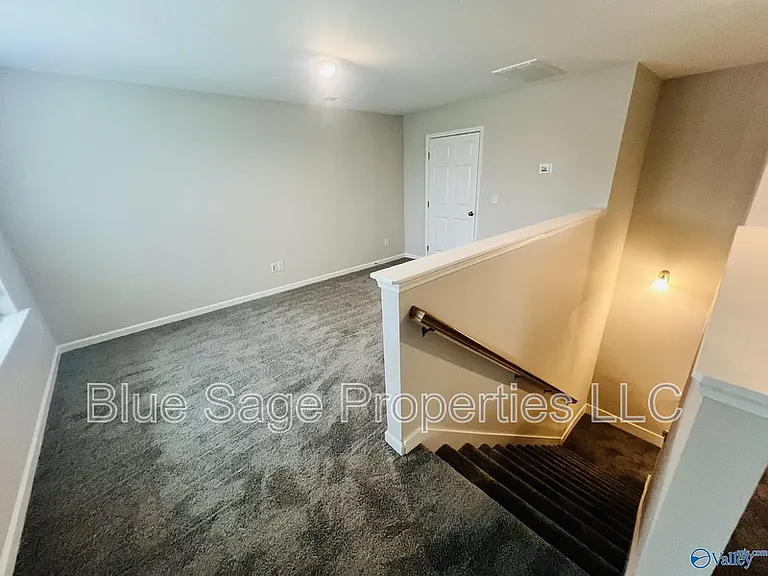 16423 Demi Dr — Photo 19