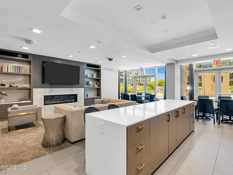 15 Morris Ave #611 — Photo 40