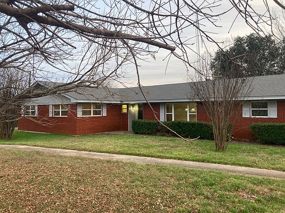 2nd image of 281 Lakeside Dr