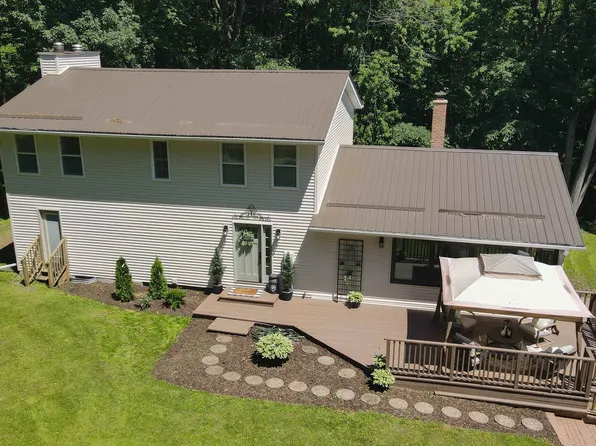 E9124 Kanaman Rd, New London, WI 54961