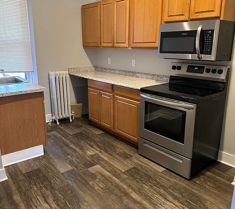 1st image of 122 E New St APT 3