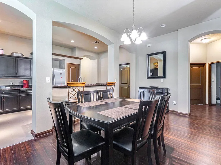 940 Oak Lynn Dr — Photo 6