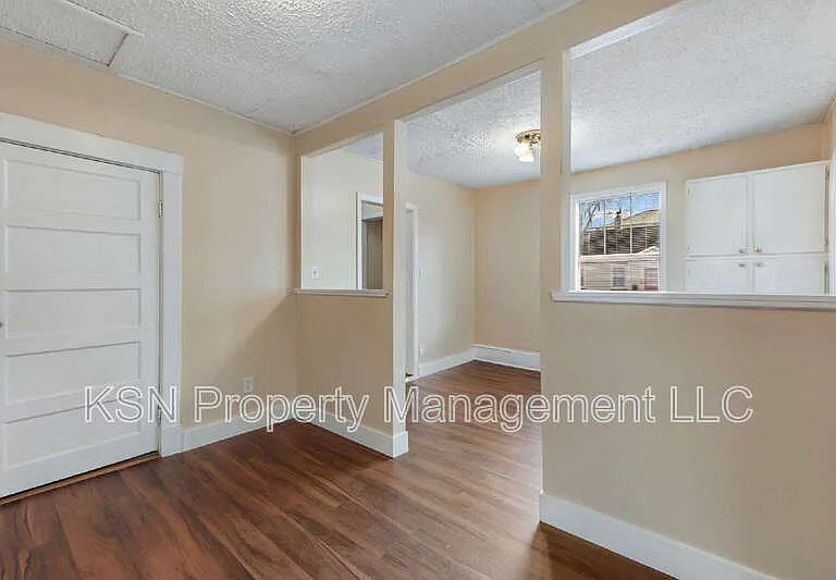 1921 Reynolds St — Photo 22