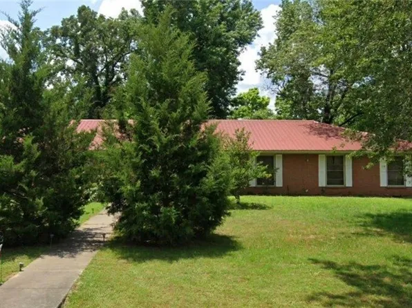 100 8th St, Talihina, OK 74571