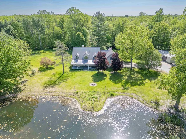 6260 Indian Lake Dr, Gladwin, MI 48624