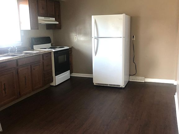 4th image of 319 Edgewood Dr Unit A