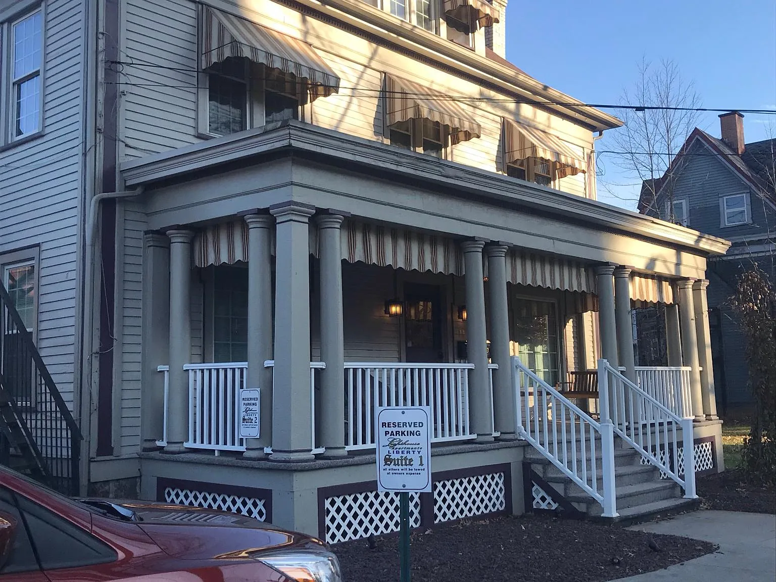 1046 Liberty St — Photo 4