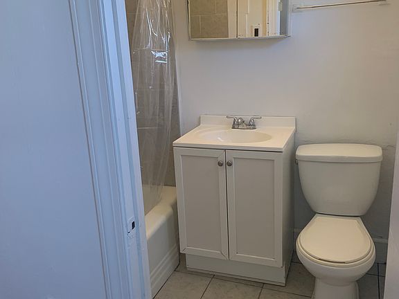 5th image of 2435 Aspen St Floor 3