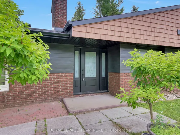 6499 Bunker Rd, Ottawa, ON K4M 1B3