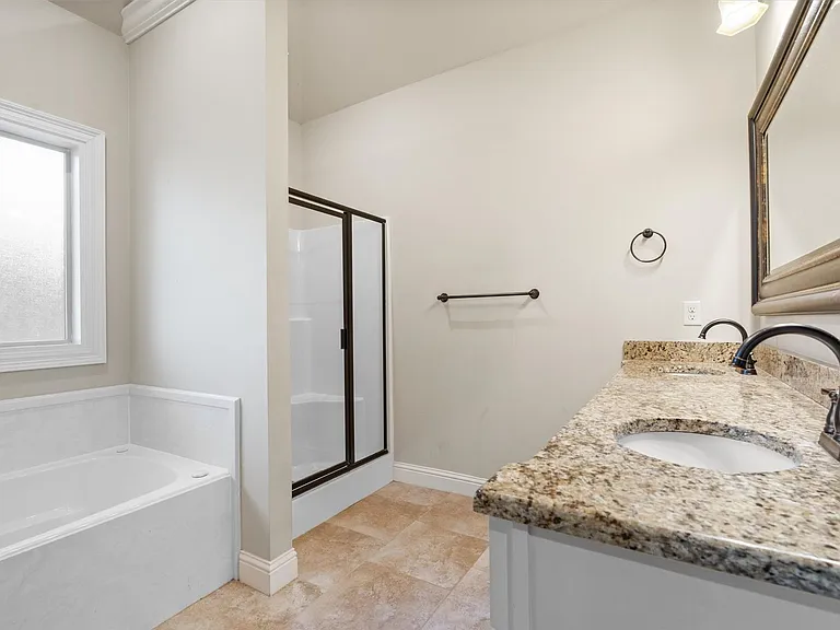 1056 Linlen Ave — Photo 11