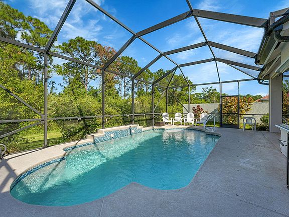 2nd image of 715 SW Munjack Circle