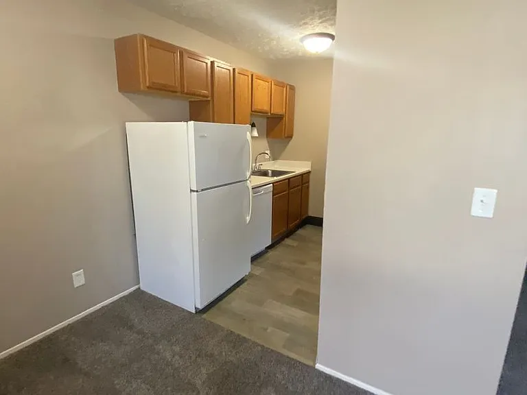 Southdale Square Apartments — Photo 37